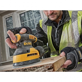 Эксцентриковая шлифмашина DeWalt DWE 6423 QS 