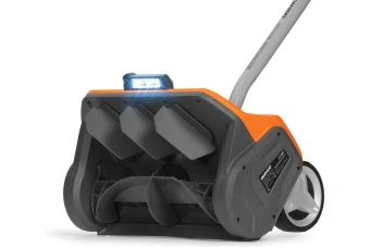 Снегоуборщик-лопата DAEWOO DAST 4242Li SET (21В+21В=42В, ФАРА, КОЛЕСА, 2АКБ*4Ач Li-Ion, ЗУ, 8,8кг) 