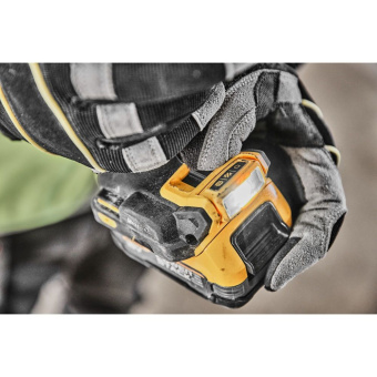 Шуруповерт DeWalt DCD 805E1T-QW 