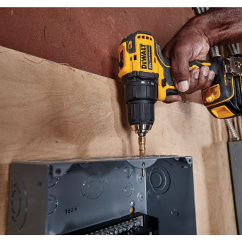 Шуруповерт DeWalt DCD 708 N