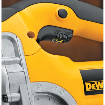 Лобзик DeWalt  DW 331KT-QS 