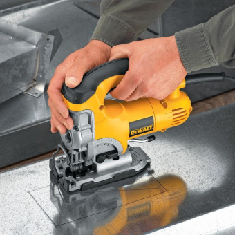 Лобзик DeWalt  DW 331KT-QS 