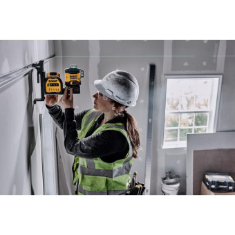 Лазерный уровень DeWalt зеленый луч  DCE 089 D1G18-QW 