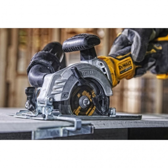 Пила циркулярная мини DeWalt DCS 571 N-XJ