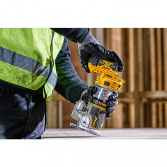 Фрезер DeWalt DCW 600 N-XJ