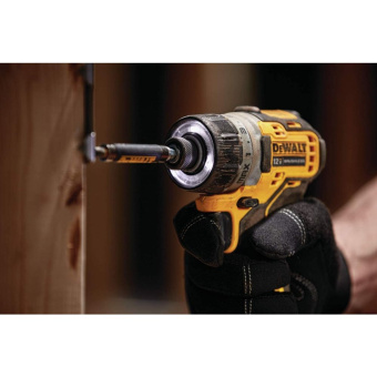 Шуруповерт DeWalt DCF 601 D2-QW