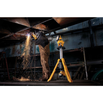 Мачта освещения DEWALT DCL079-XL 