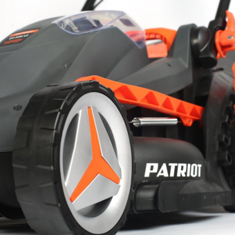 Газонокосилка аккумуляторная PATRIOT РТ 330 Li   512300330 