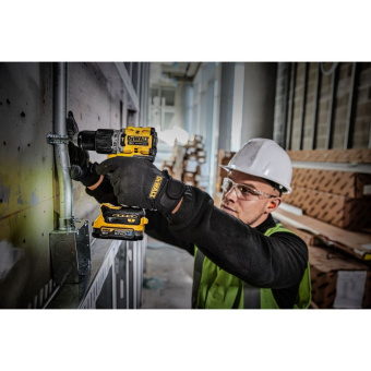 Шуруповерт DeWalt DCD 805E1T-QW 