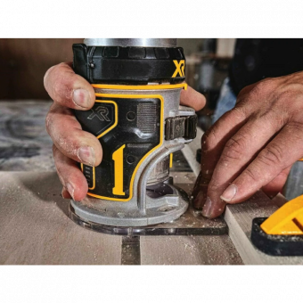 Фрезер DeWalt DCW 600 N-XJ